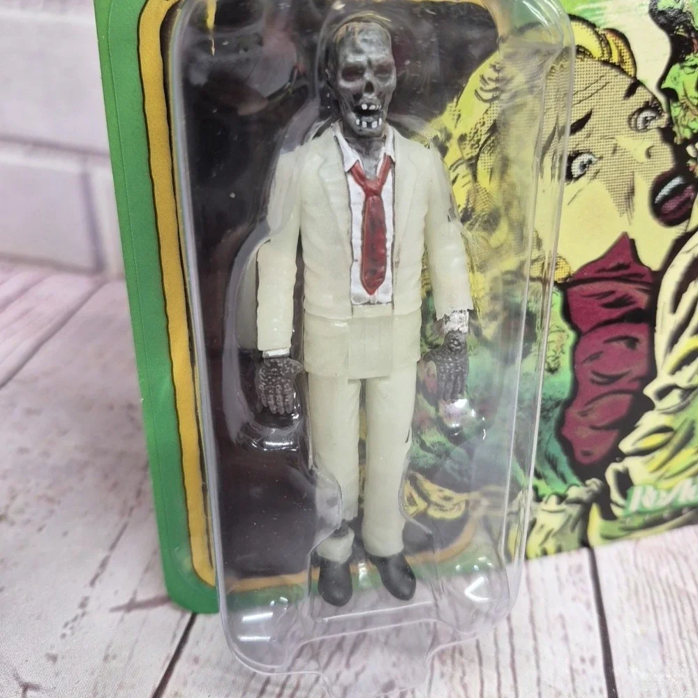 Super7 Pre-Code Horror Reaction Figure Wave 4 Glow In The Dark Heartless Zombie